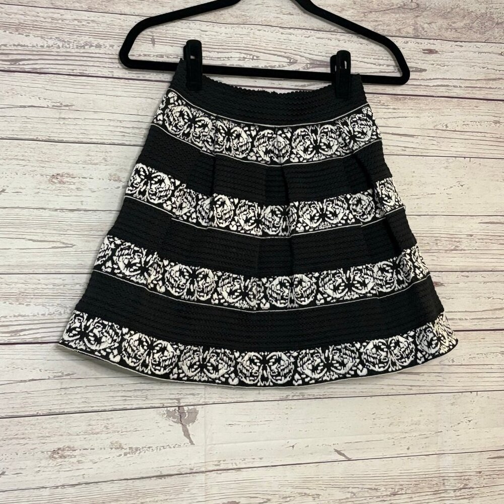 Moon Black/White Pleated A-Line Skirt Small - Picture 2 of 6